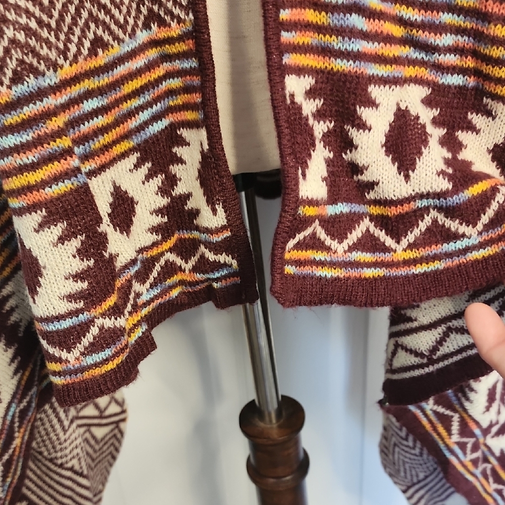 Xhilaration Burgundy and Cream Knit - Picture 3 of 14